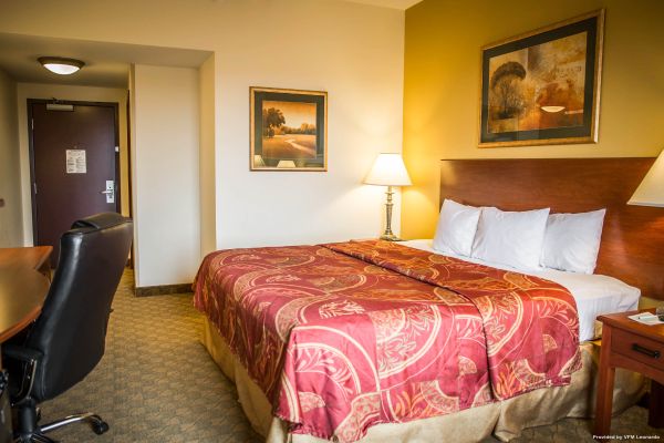 Holiday Inn Express & Suites CLEAR SPRING (Ashton)